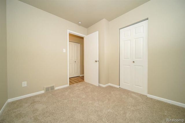 28945 Oakwood Street, Inkster, MI 48141