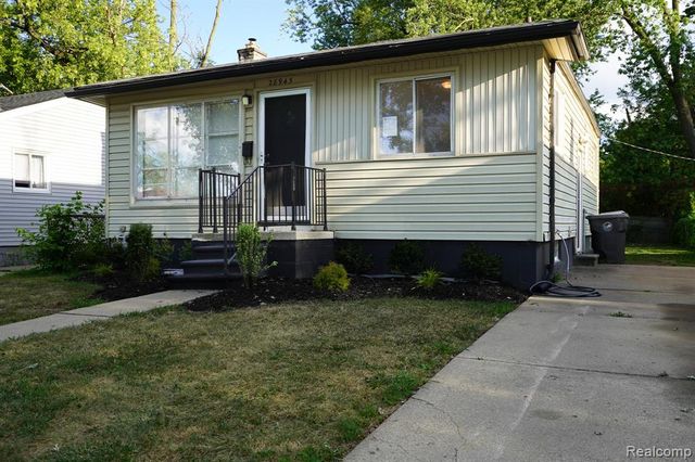 28945 Oakwood Street, Inkster, MI 48141