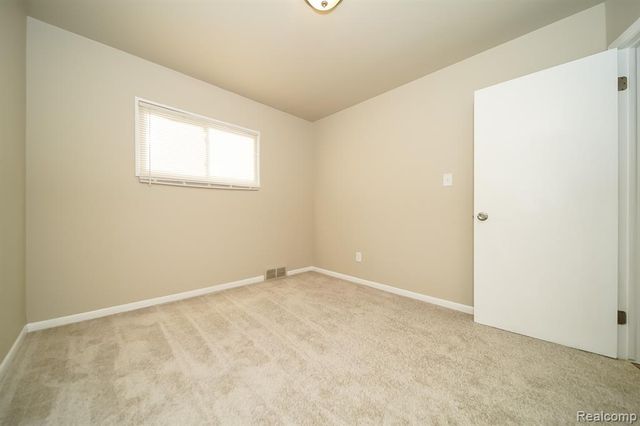 28945 Oakwood Street, Inkster, MI 48141
