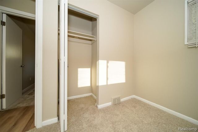 28945 Oakwood Street, Inkster, MI 48141