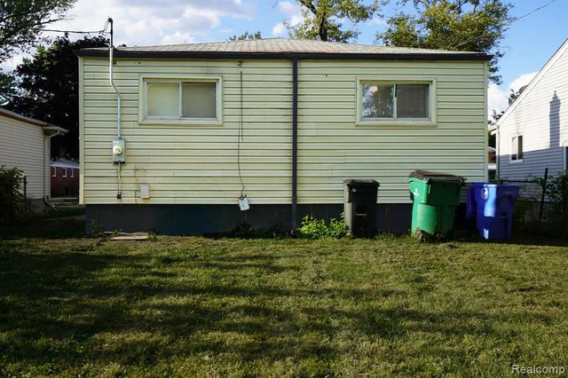 28945 Oakwood Street, Inkster, MI 48141