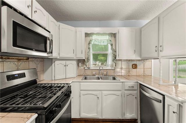 3603 Woodbury Street, Independence, MO 64055