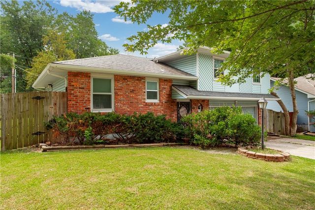 3603 Woodbury Street, Independence, MO 64055