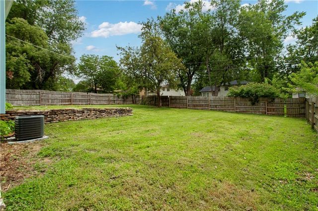 3603 Woodbury Street, Independence, MO 64055