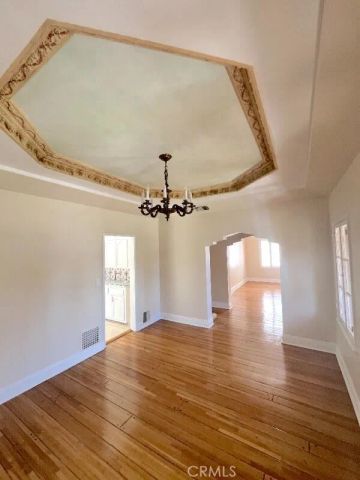223 S Gale Drive, Beverly Hills, CA 90211