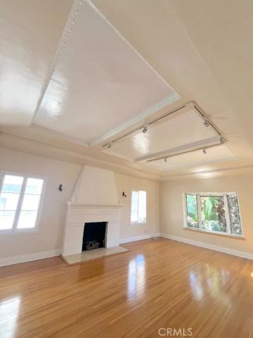 223 S Gale Drive, Beverly Hills, CA 90211