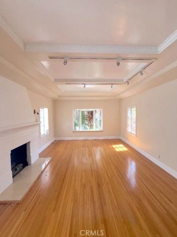 223 S Gale Drive, Beverly Hills, CA 90211