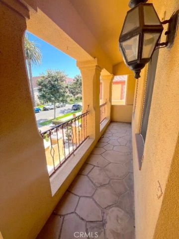 223 S Gale Drive, Beverly Hills, CA 90211