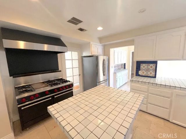223 S Gale Drive, Beverly Hills, CA 90211