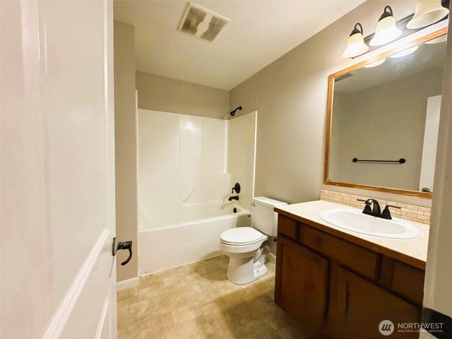 20615 95th Avenue Ct E, Graham, WA 98338