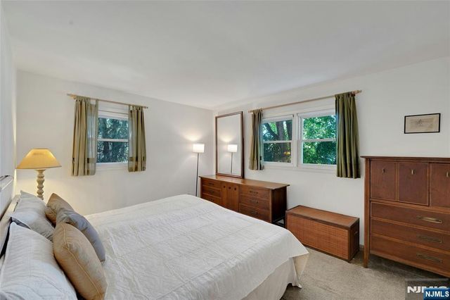 36 Hirschfeld Place, New Milford, NJ 07646
