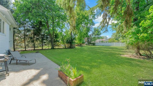 36 Hirschfeld Place, New Milford, NJ 07646