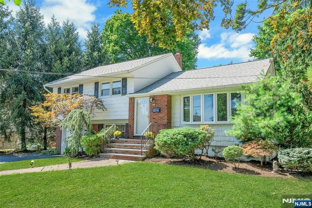 36 Hirschfeld Place, New Milford, NJ 07646