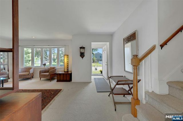 36 Hirschfeld Place, New Milford, NJ 07646