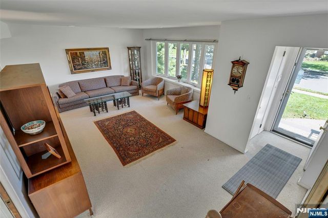 36 Hirschfeld Place, New Milford, NJ 07646
