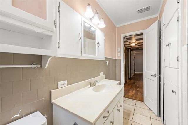 3266 College Street, Abilene, TX 79605