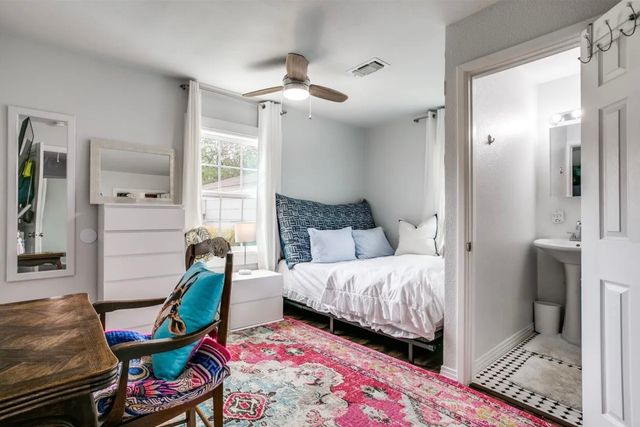 3241 Sandage Avenue, Fort Worth, TX 76109