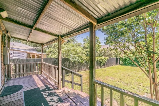 3241 Sandage Avenue, Fort Worth, TX 76109