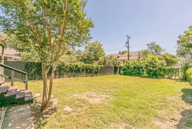 3241 Sandage Avenue, Fort Worth, TX 76109