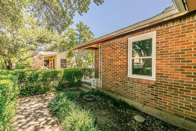 3241 Sandage Avenue, Fort Worth, TX 76109