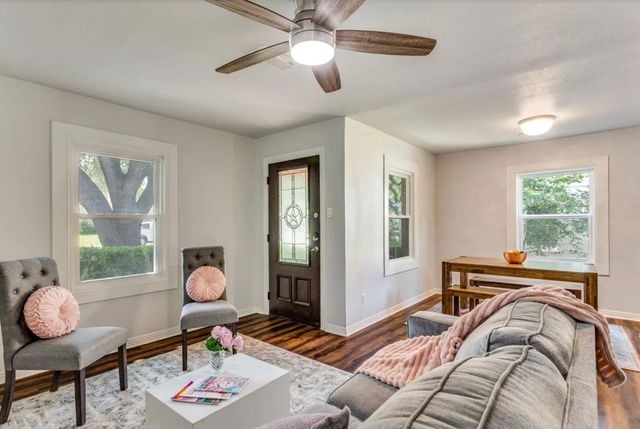 3241 Sandage Avenue, Fort Worth, TX 76109