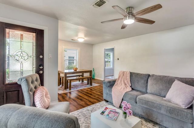 3241 Sandage Avenue, Fort Worth, TX 76109