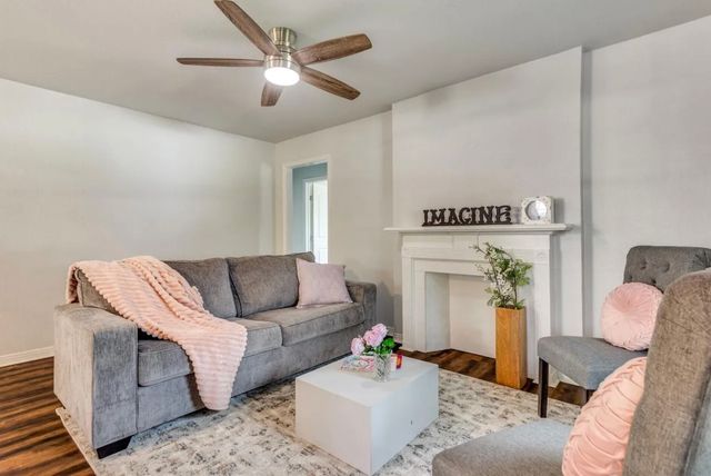 3241 Sandage Avenue, Fort Worth, TX 76109
