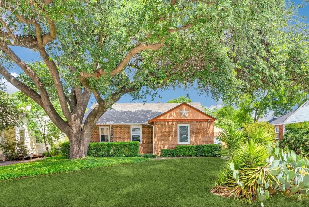 3241 Sandage Avenue, Fort Worth, TX 76109