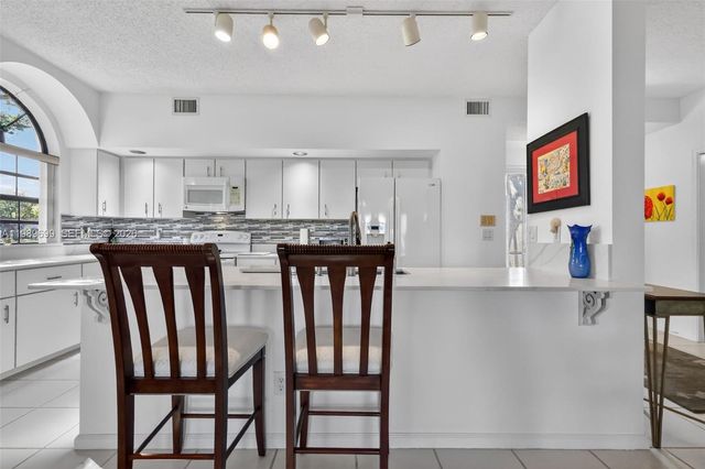 8033 Aberdeen Drive 102, Boynton Beach, FL 33472
