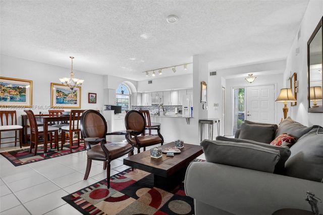 8033 Aberdeen Drive 102, Boynton Beach, FL 33472