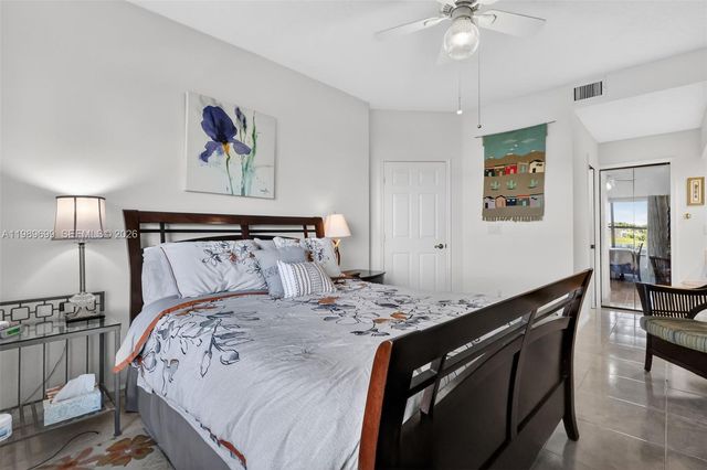 8033 Aberdeen Drive 102, Boynton Beach, FL 33472