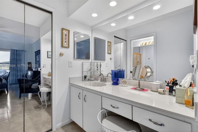 8033 Aberdeen Drive 102, Boynton Beach, FL 33472