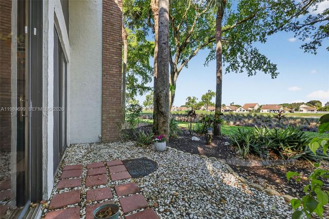8033 Aberdeen Drive 102, Boynton Beach, FL 33472