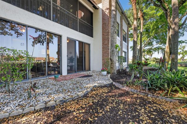 8033 Aberdeen Drive 102, Boynton Beach, FL 33472