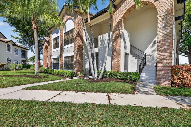 8033 Aberdeen Drive 102, Boynton Beach, FL 33472