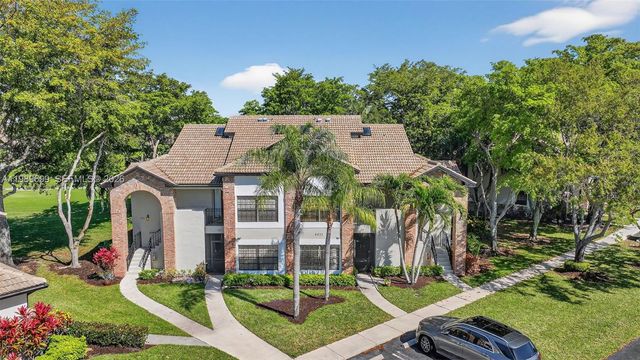 8033 Aberdeen Drive 102, Boynton Beach, FL 33472