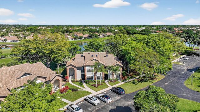 8033 Aberdeen Drive 102, Boynton Beach, FL 33472
