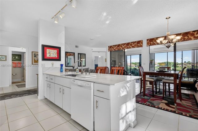 8033 Aberdeen Drive 102, Boynton Beach, FL 33472