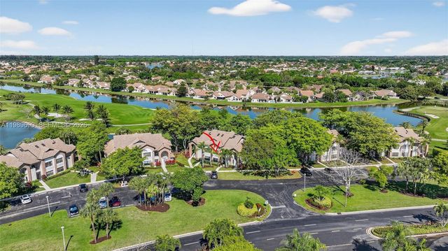 8033 Aberdeen Drive 102, Boynton Beach, FL 33472