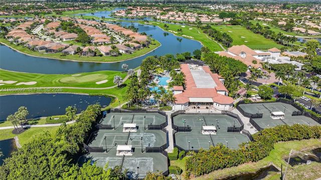 8033 Aberdeen Drive 102, Boynton Beach, FL 33472