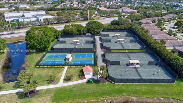 8033 Aberdeen Drive 102, Boynton Beach, FL 33472