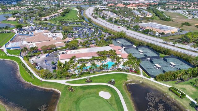 8033 Aberdeen Drive 102, Boynton Beach, FL 33472