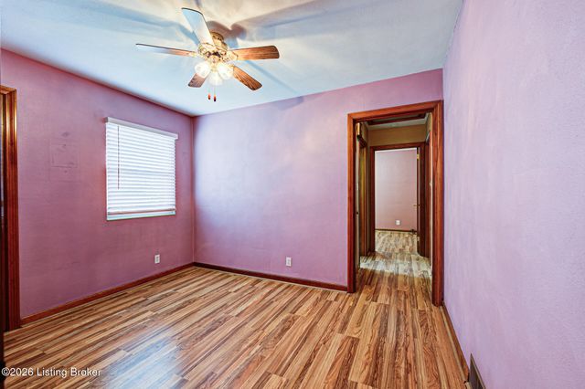 1006 Elaine Dr, Louisville, KY 40219