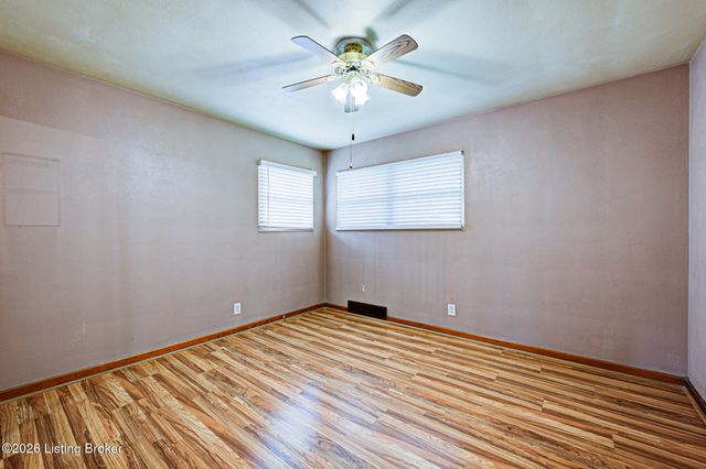 1006 Elaine Dr, Louisville, KY 40219