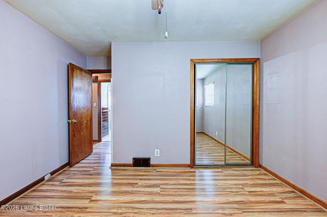 1006 Elaine Dr, Louisville, KY 40219