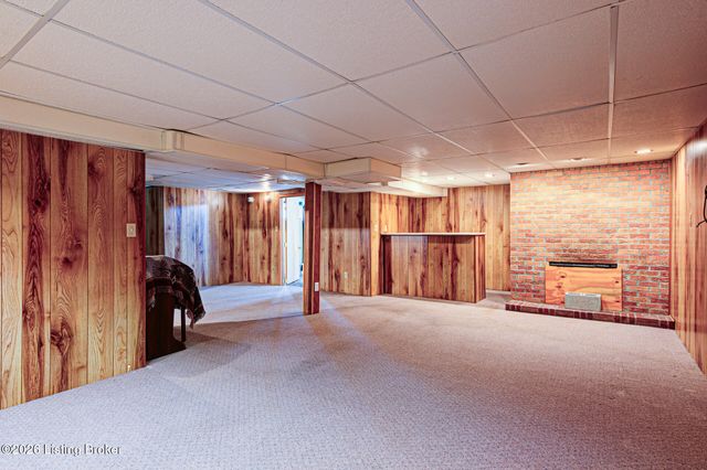 1006 Elaine Dr, Louisville, KY 40219