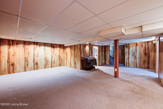 1006 Elaine Dr, Louisville, KY 40219