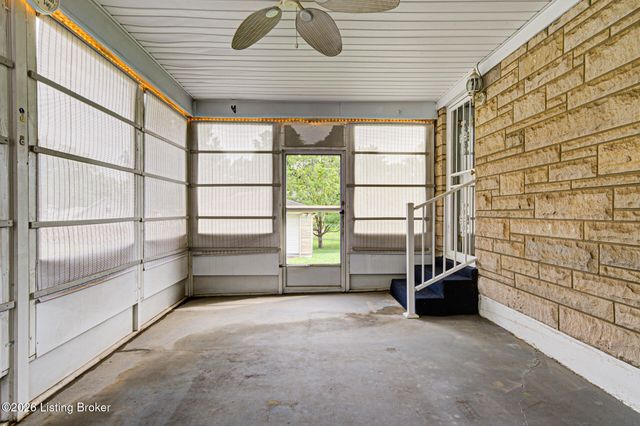 1006 Elaine Dr, Louisville, KY 40219