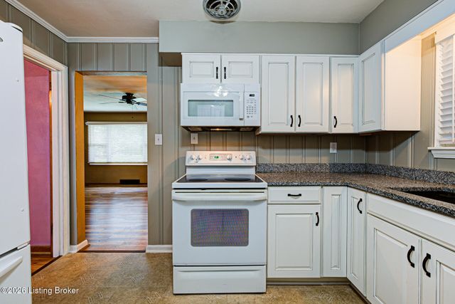 1006 Elaine Dr, Louisville, KY 40219