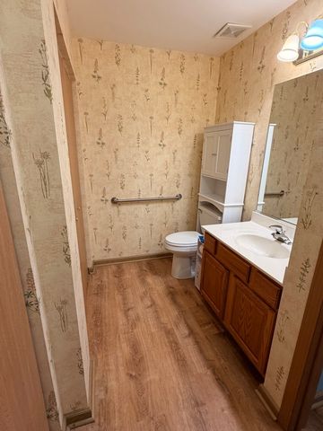 801 N McLean Boulevard 308, Elgin, IL 60123